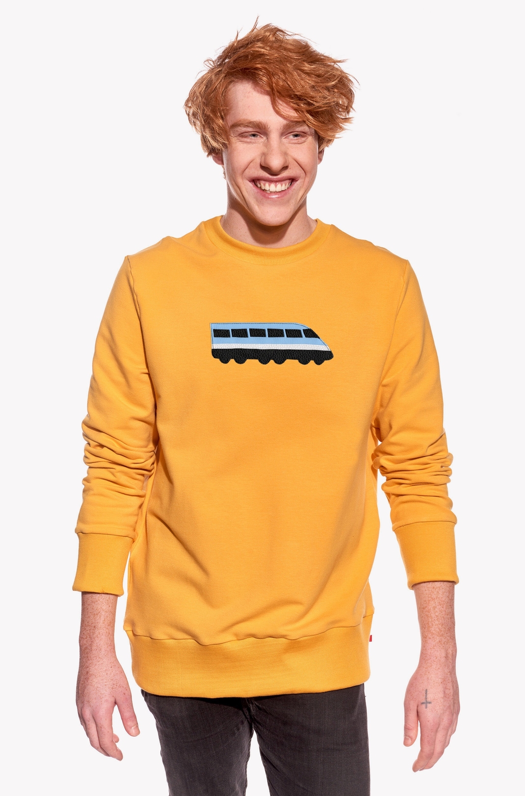 Kapucnis pulóver vonattal