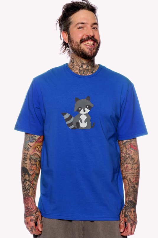 Shirt with raccoon