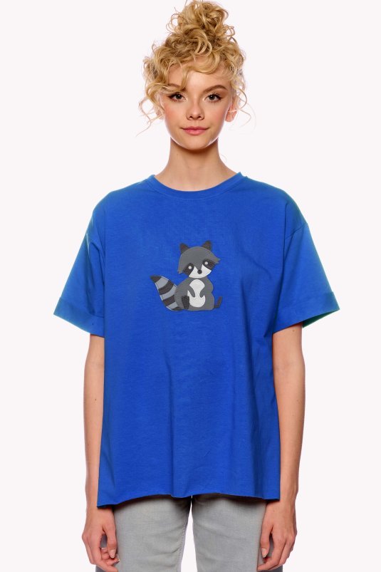 Shirt with raccoon