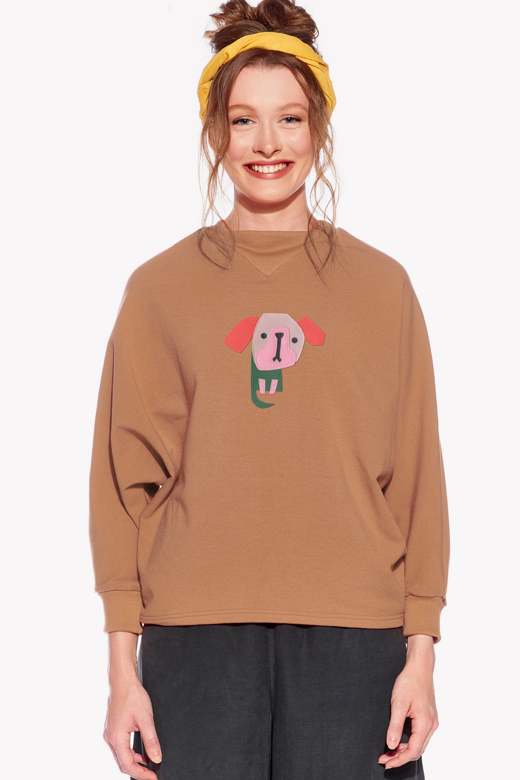 Kapucnis pulóver kutyával