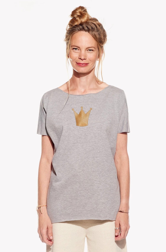 Shirt with crown