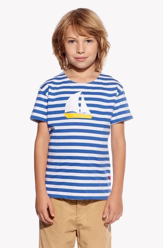 Shirt with sailboat