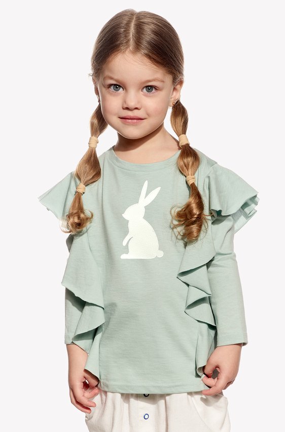 Shirt with rabbit