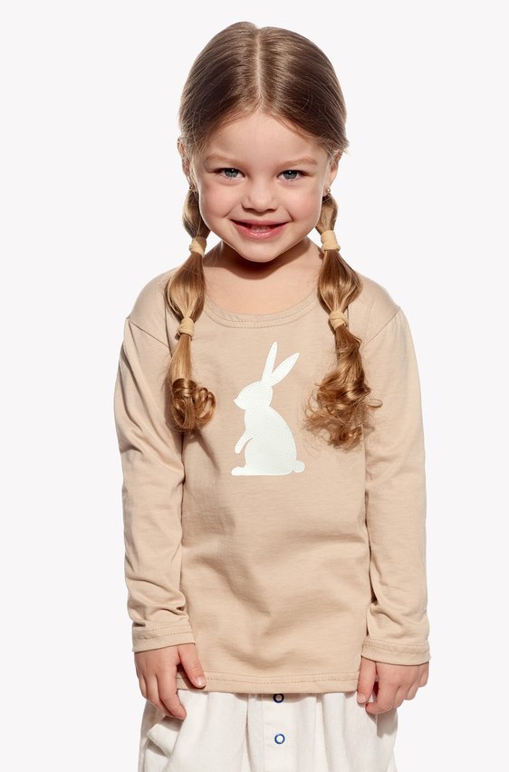 Shirt with rabbit