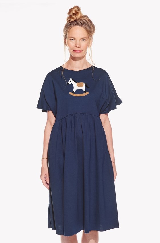 Šaty s koníkom