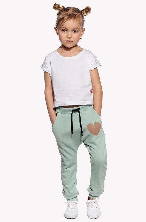 Melegítőnadrág szívvel