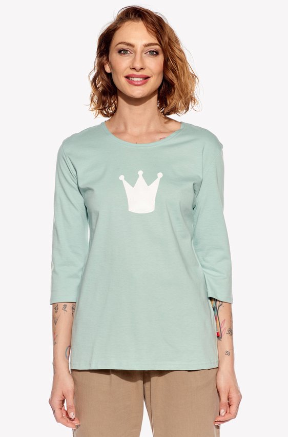 Shirt with crown