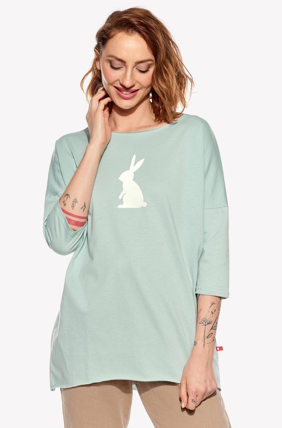 Shirt with rabbit