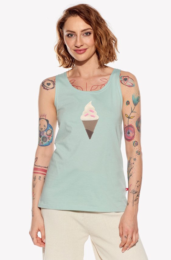 Singlet with ice cream