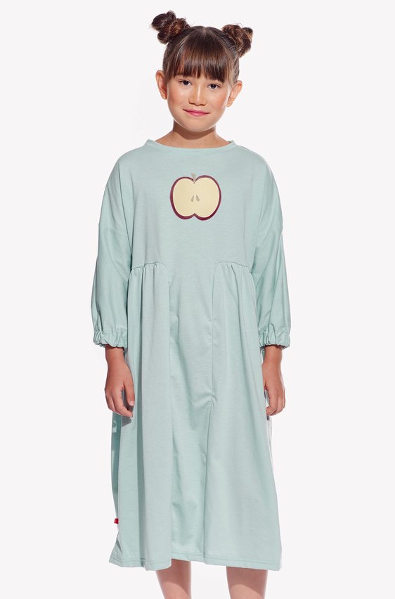 Šaty s jablkom