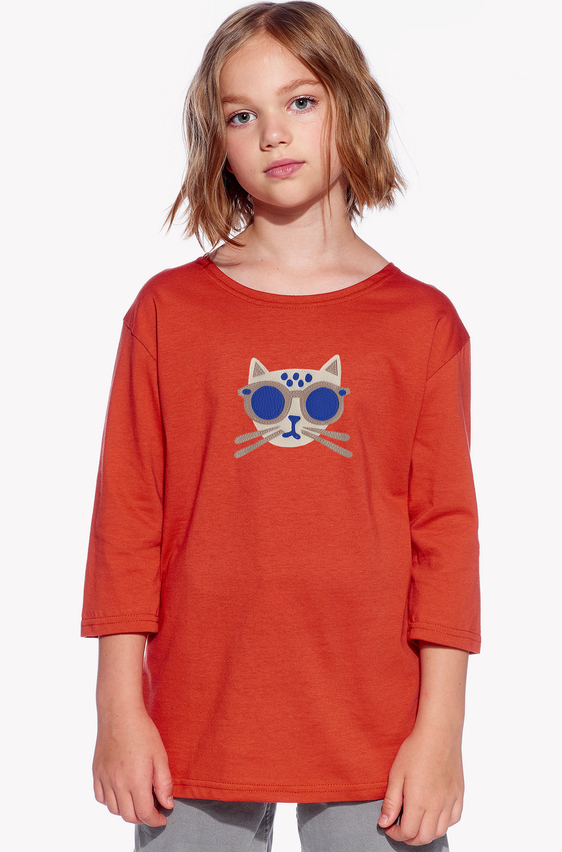 Shirt with a cat