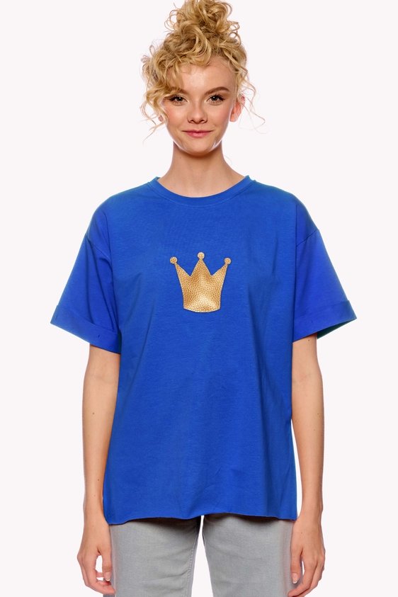 Shirt with crown