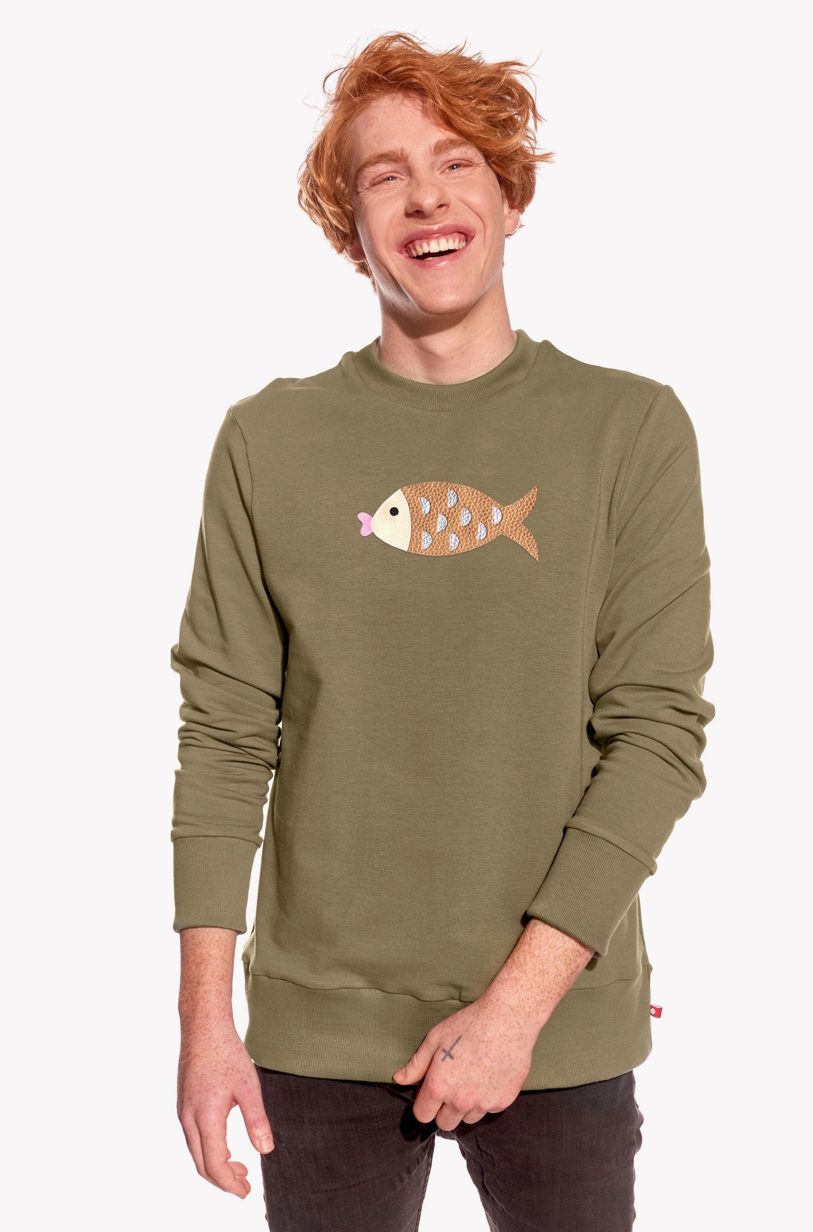 Kapucnis pulóver halakkal