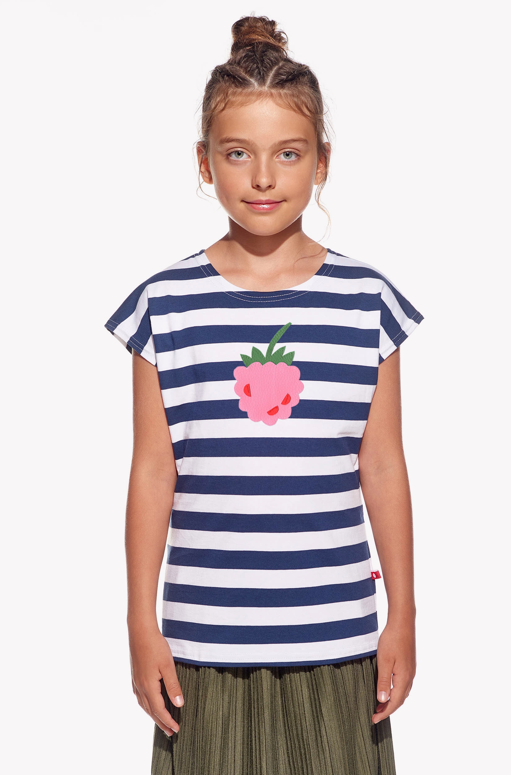 Shirt with raspberry