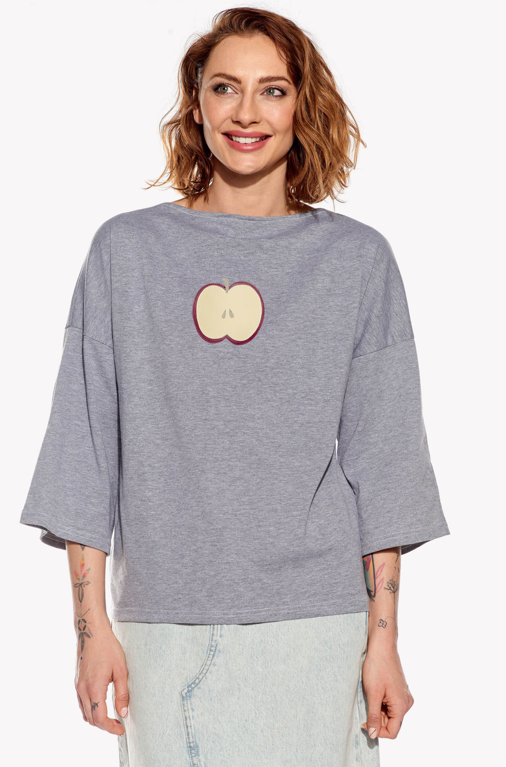 Shirt with apple