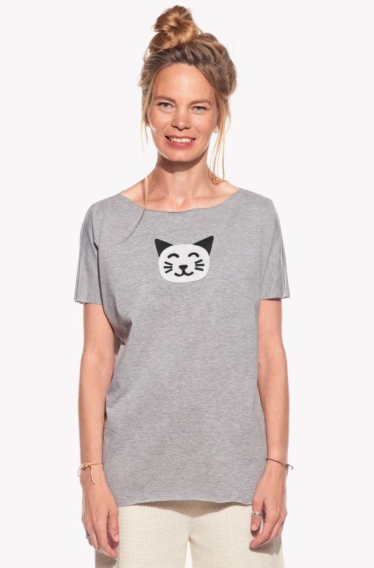 Shirt with cat