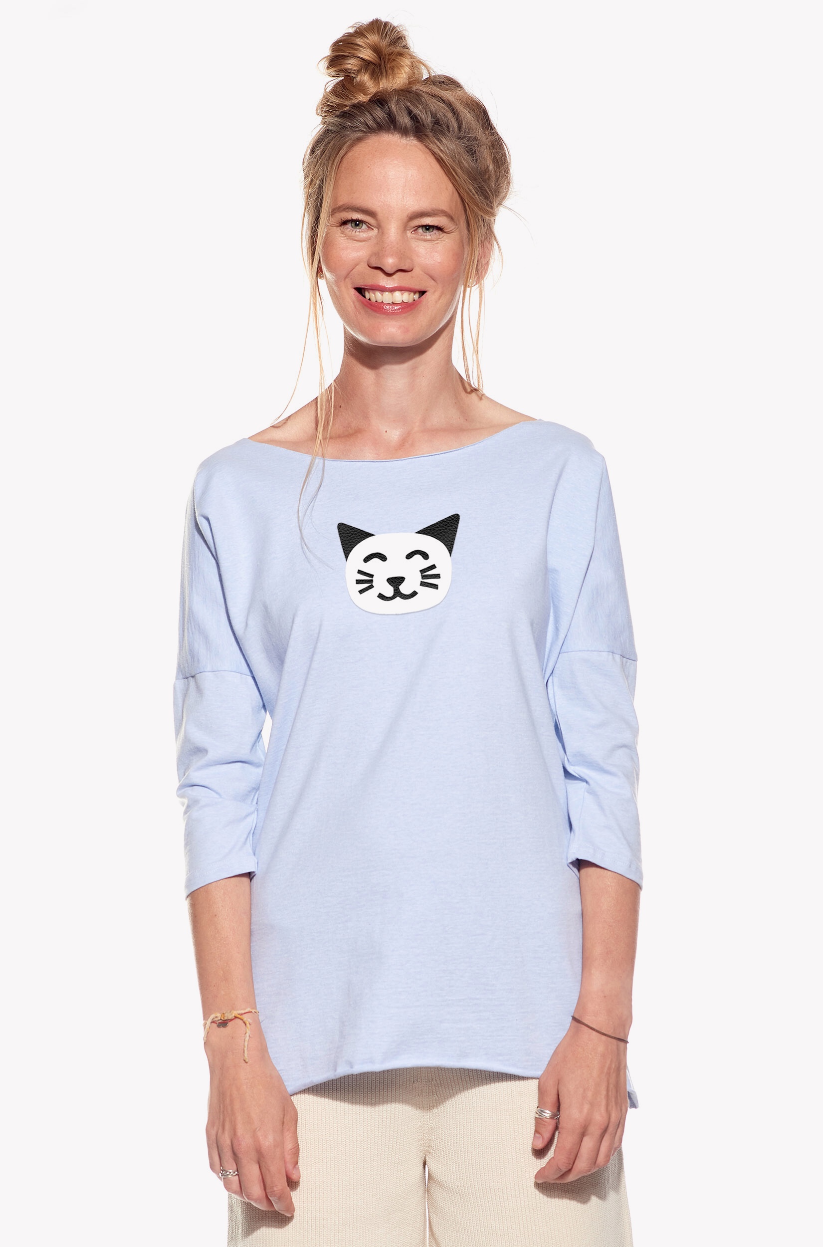 Shirt with cat