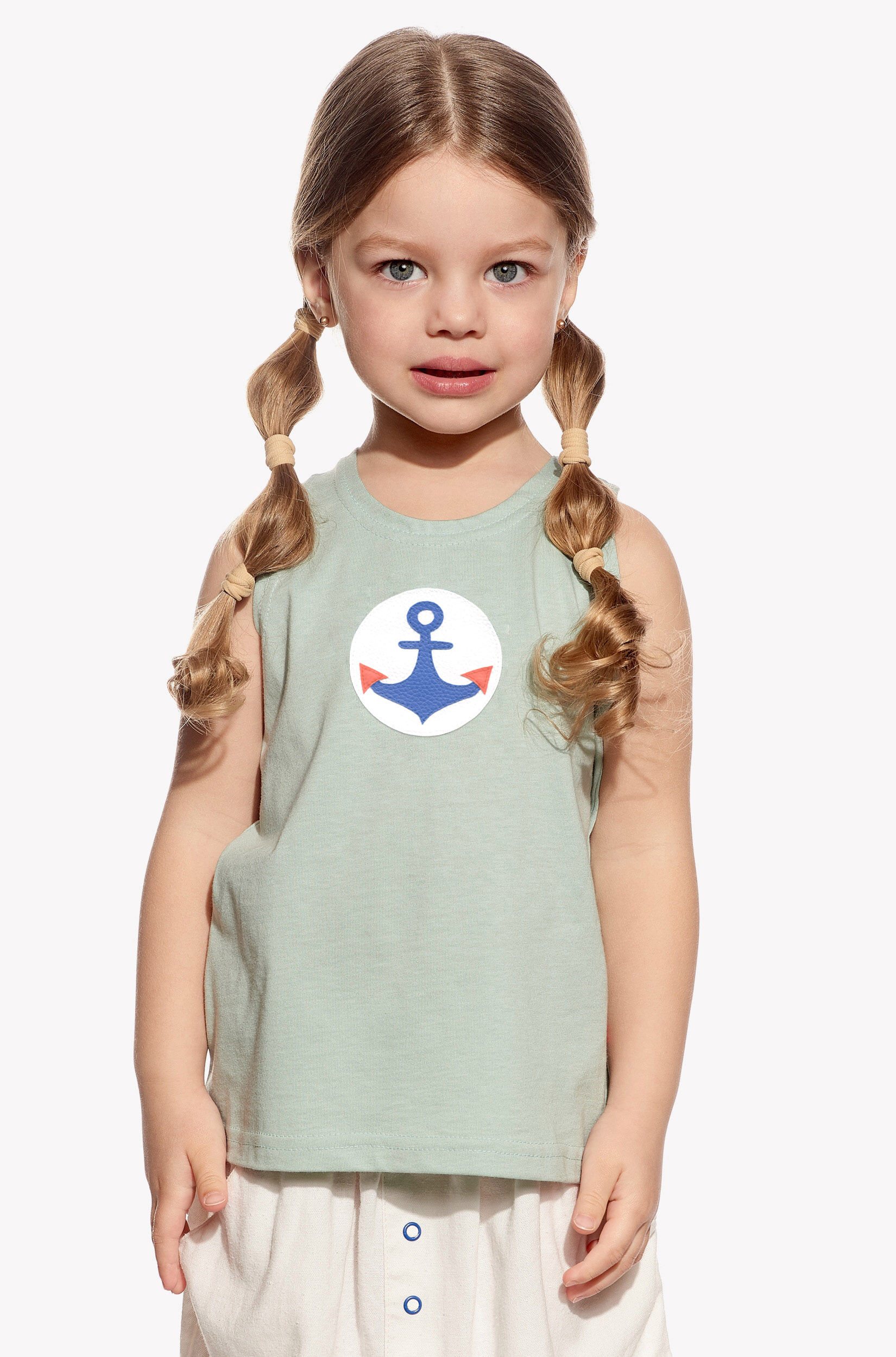 Singlet with anchor