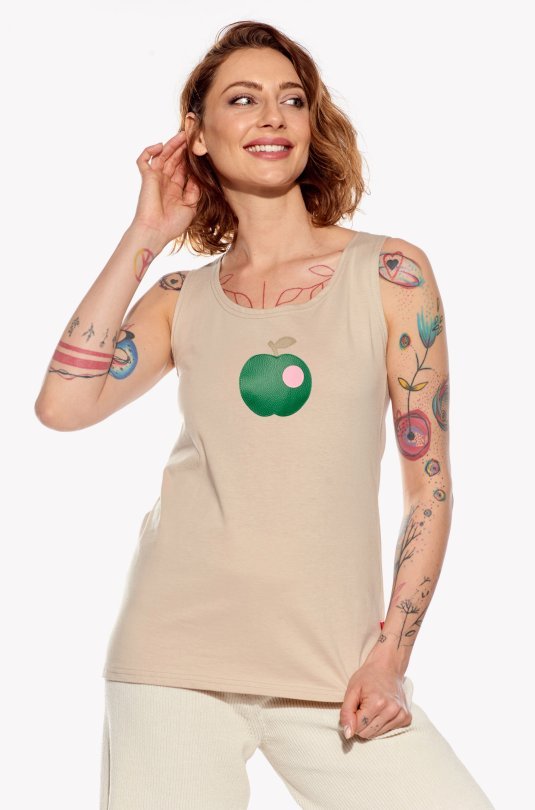 Singlet with apple