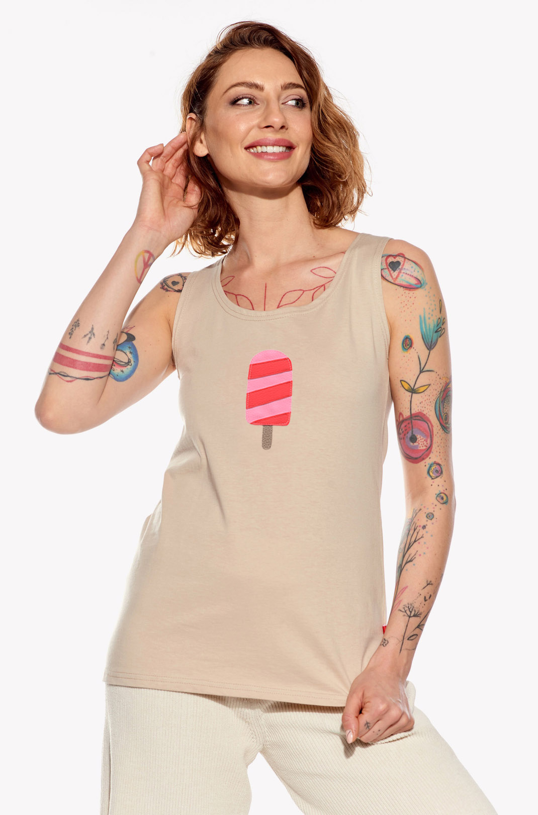 Singlet with ice lolly