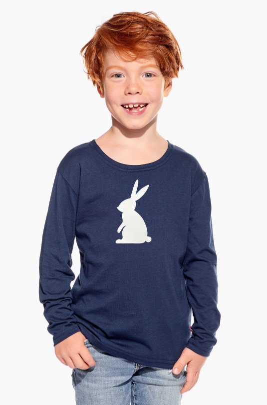 Shirt with rabbit