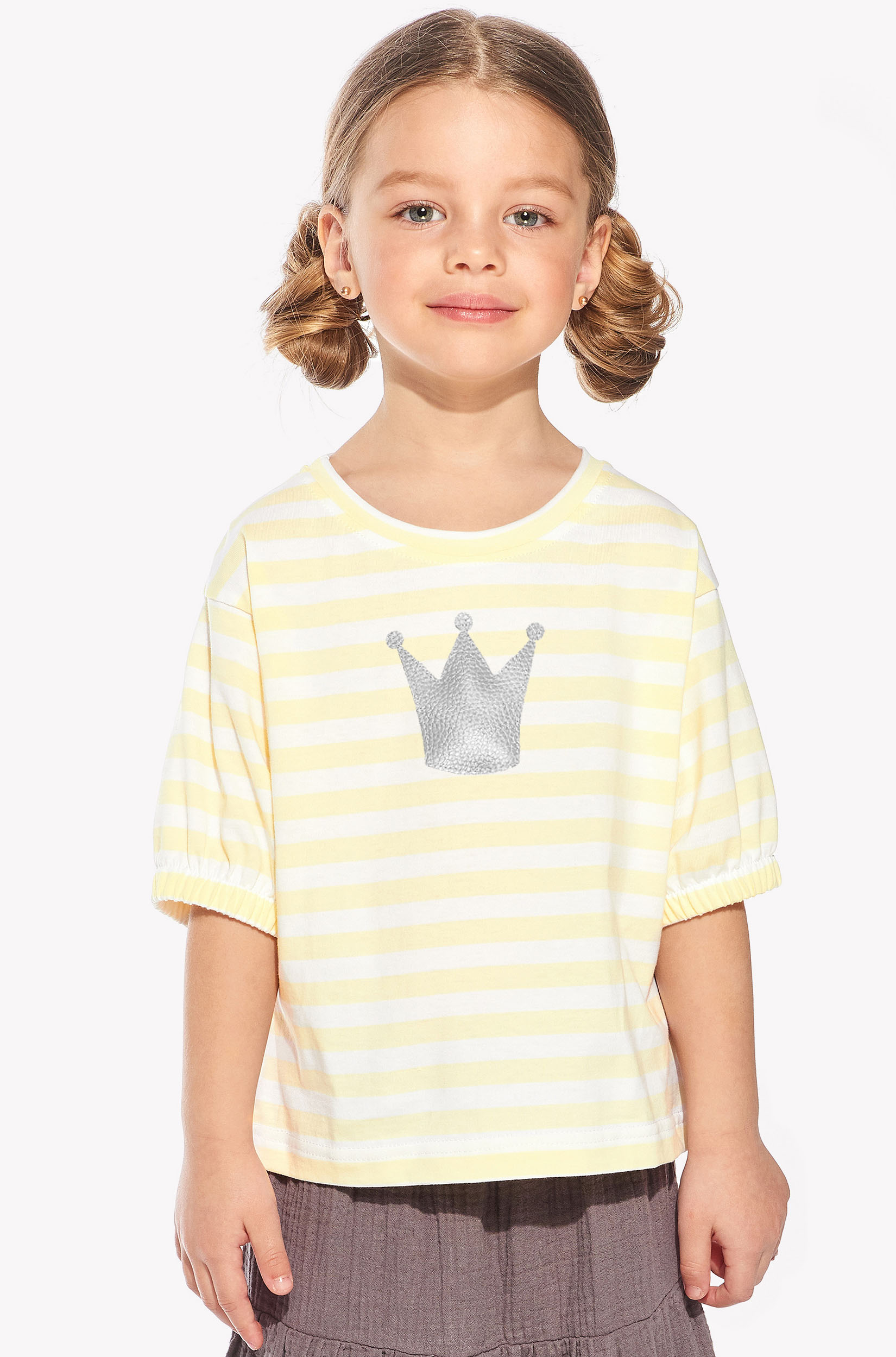 Shirt with crown