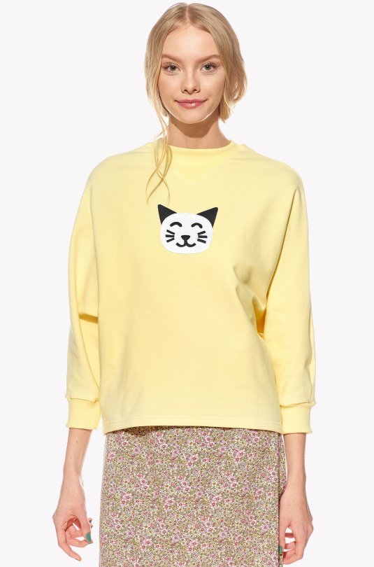 Kapucnis pulóver macskával