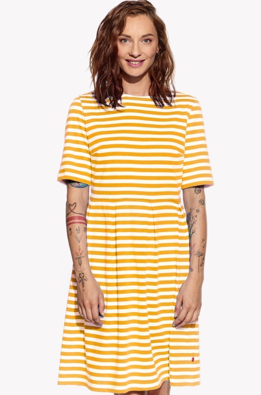 Ruha nincs fütyülés