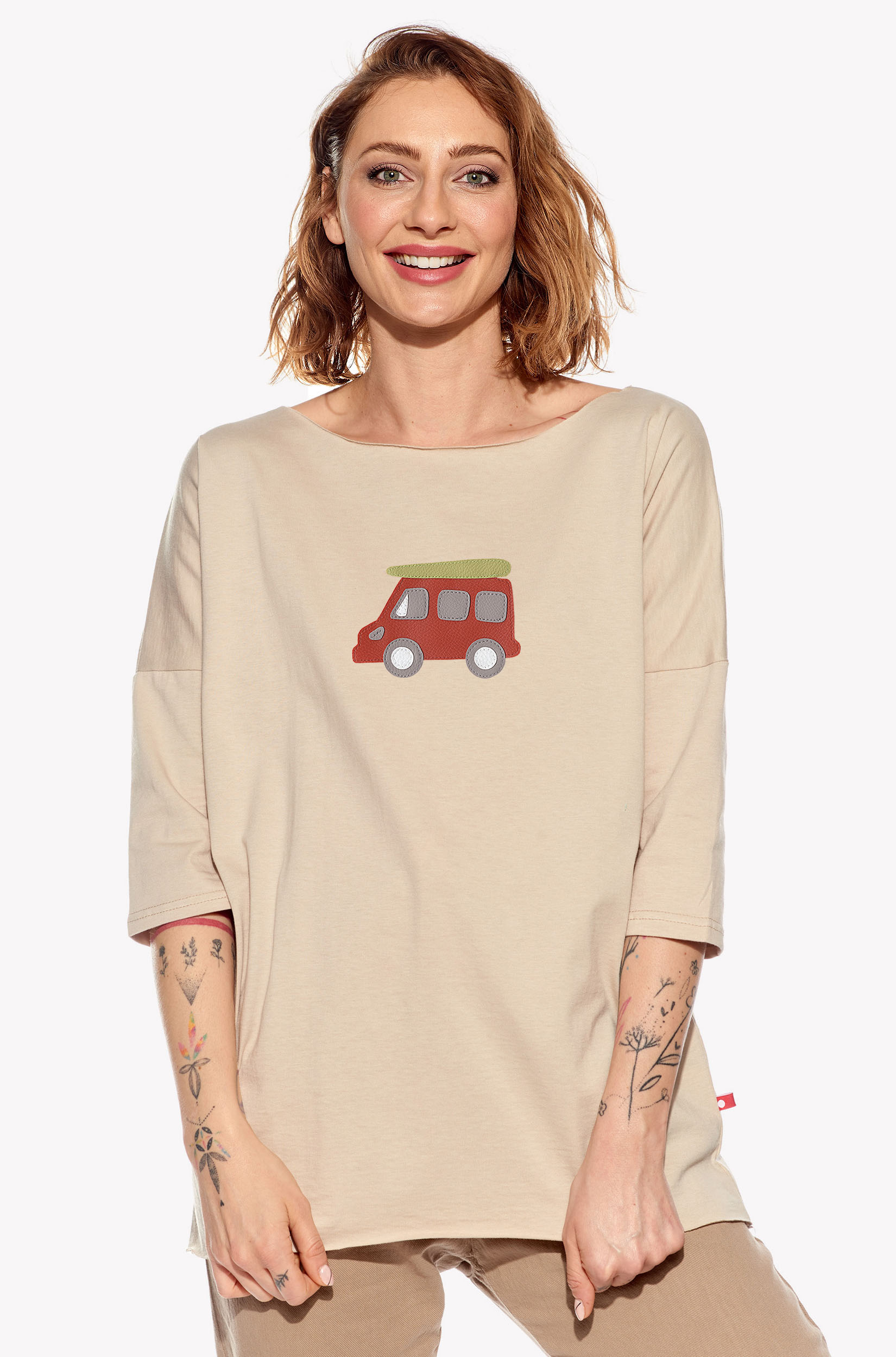Shirt with caravan