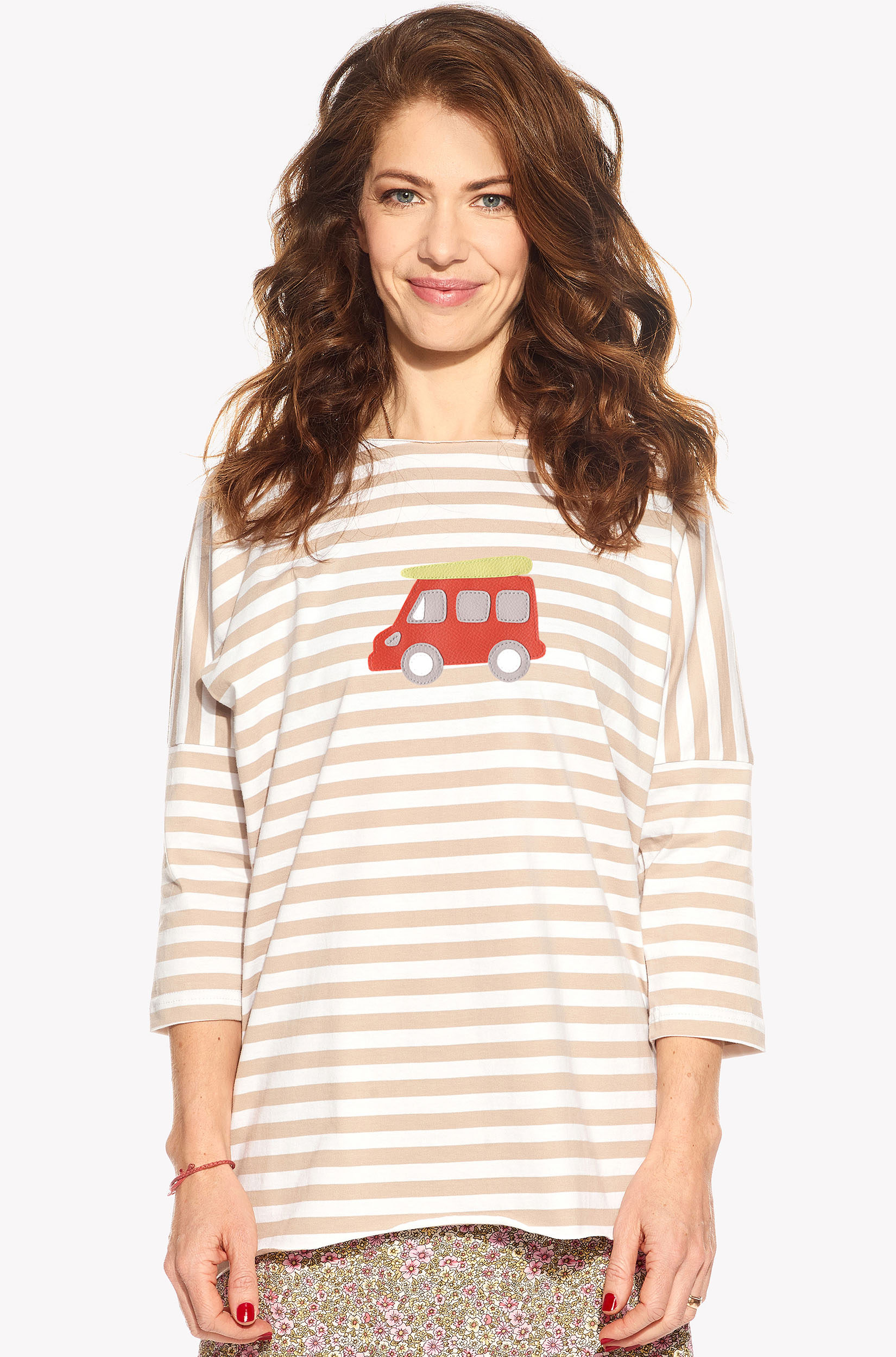 Shirt with caravan