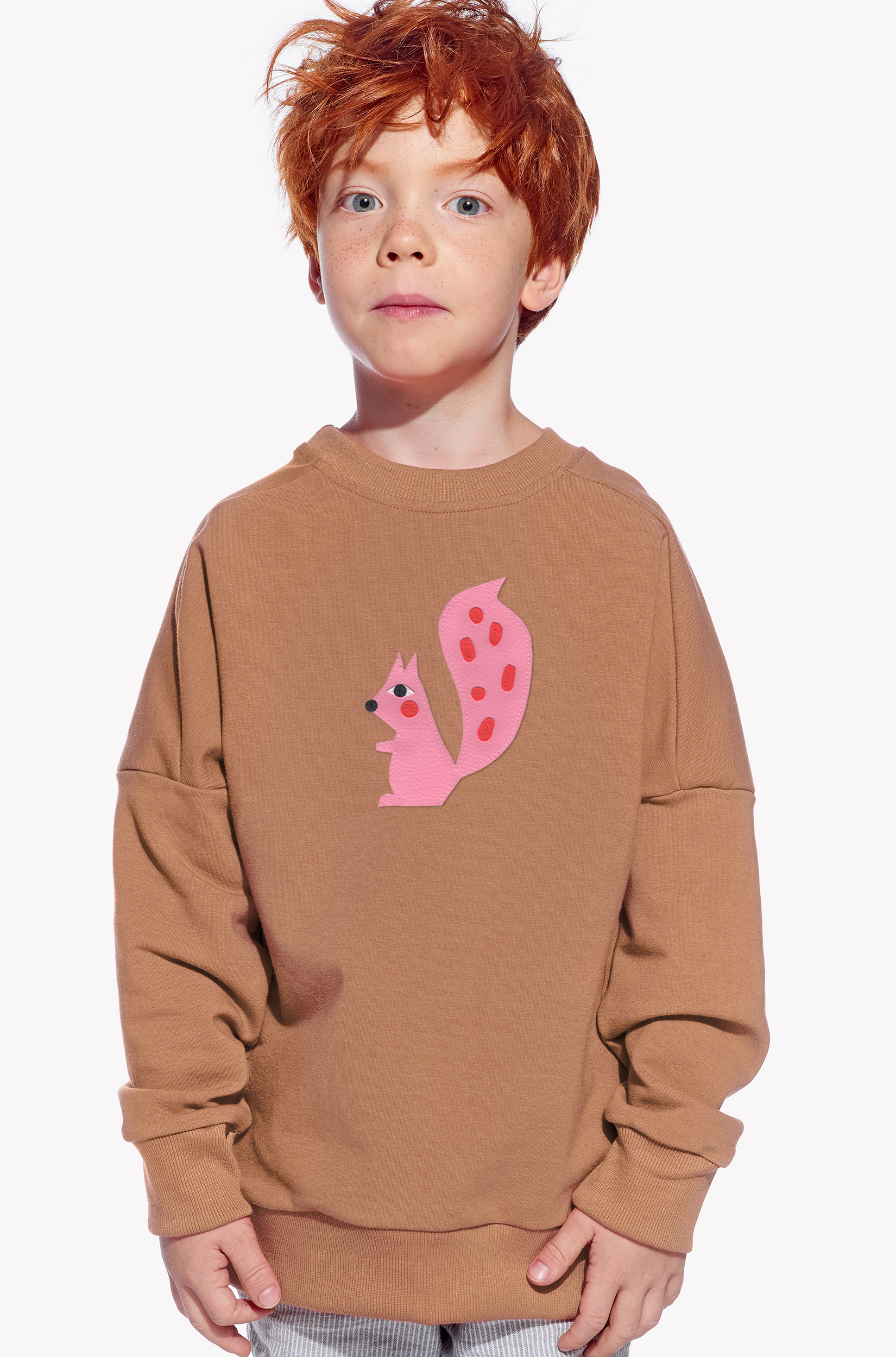 Sweatshirt mit einem Eichhörnchen