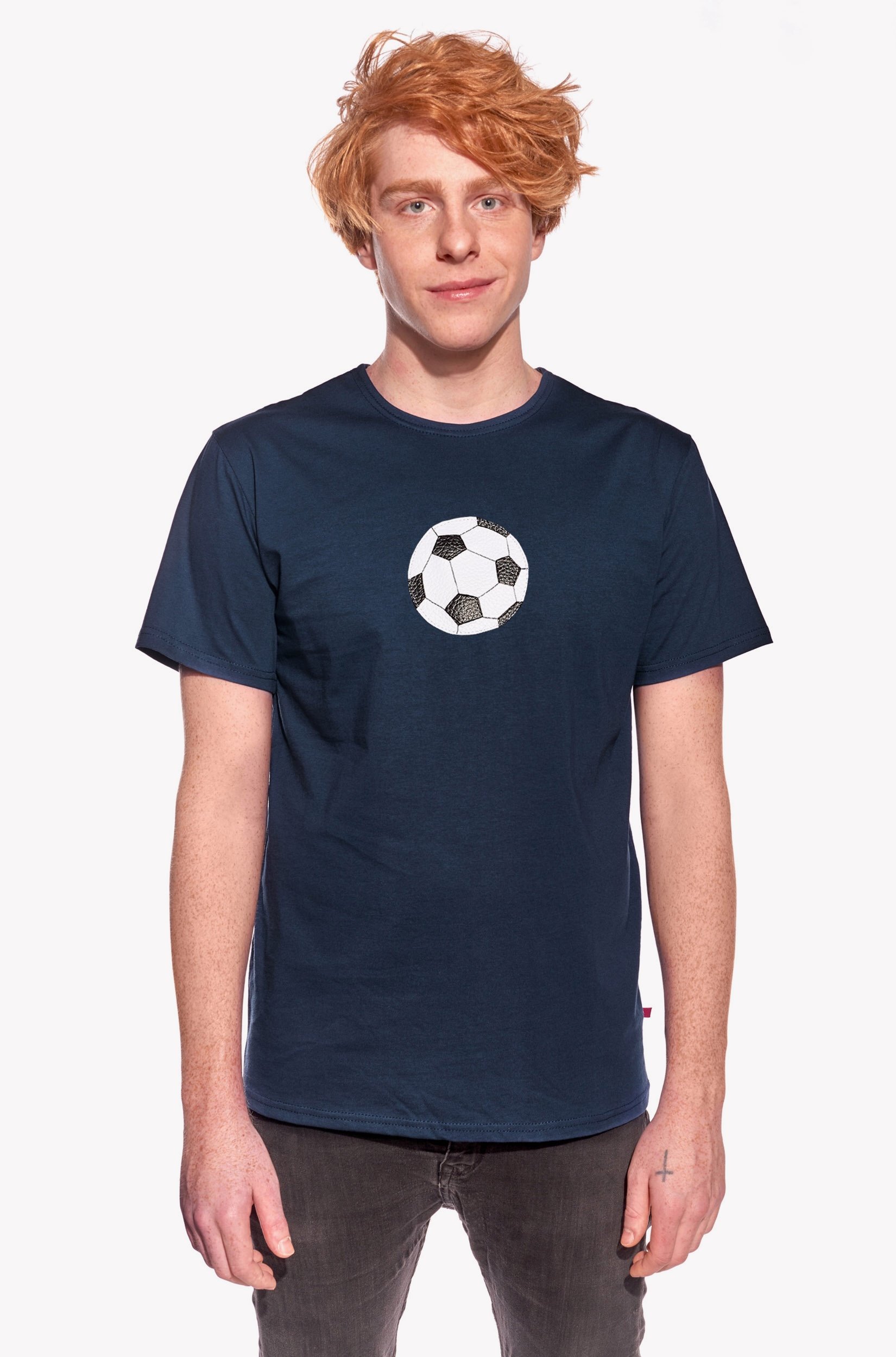 Pólók focilabdával