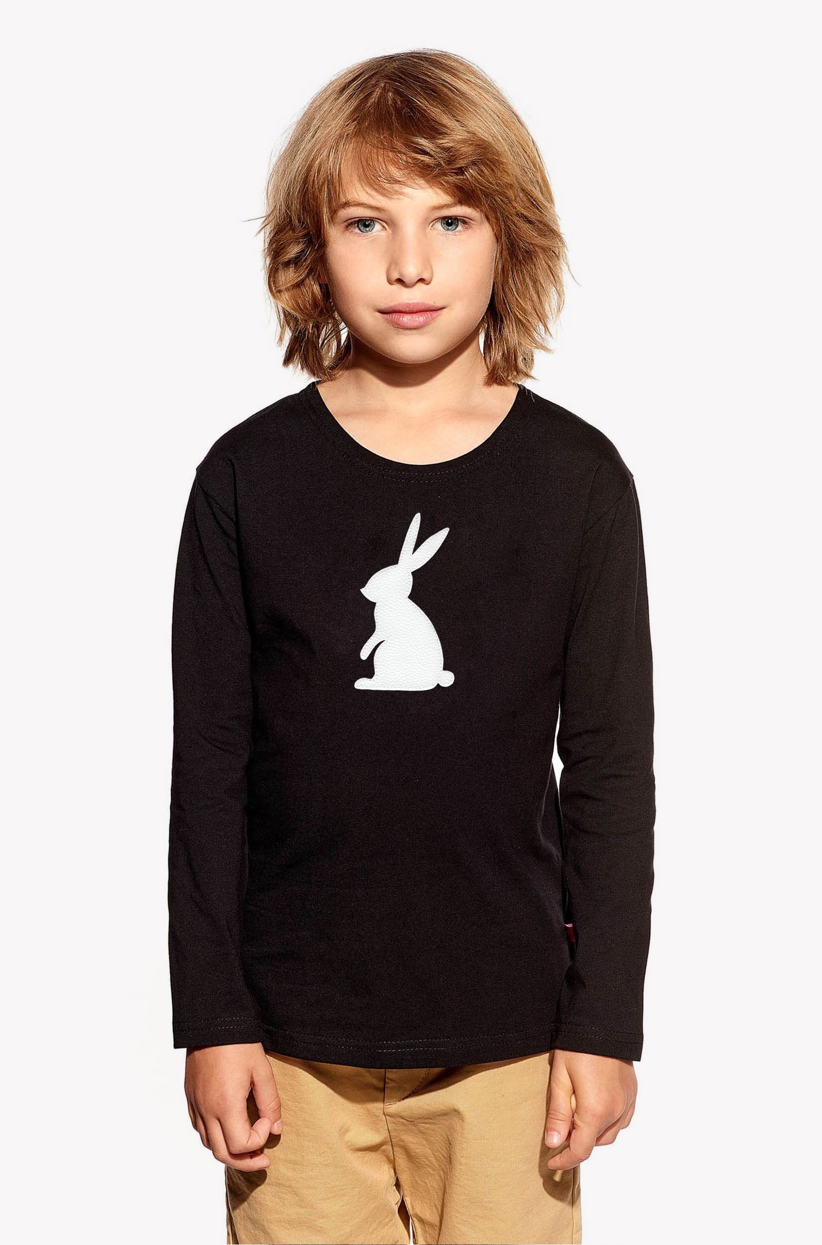 Shirt with rabbit