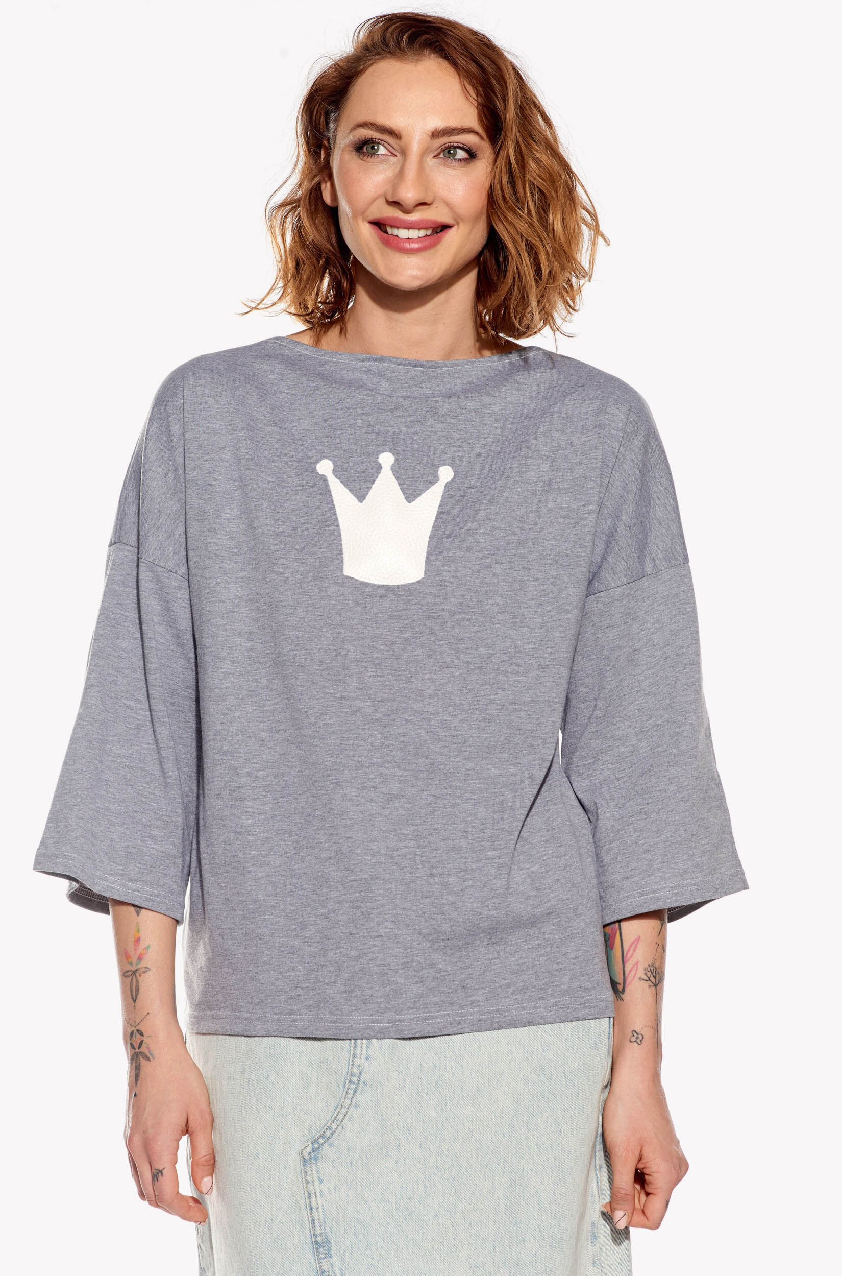 Shirt with crown