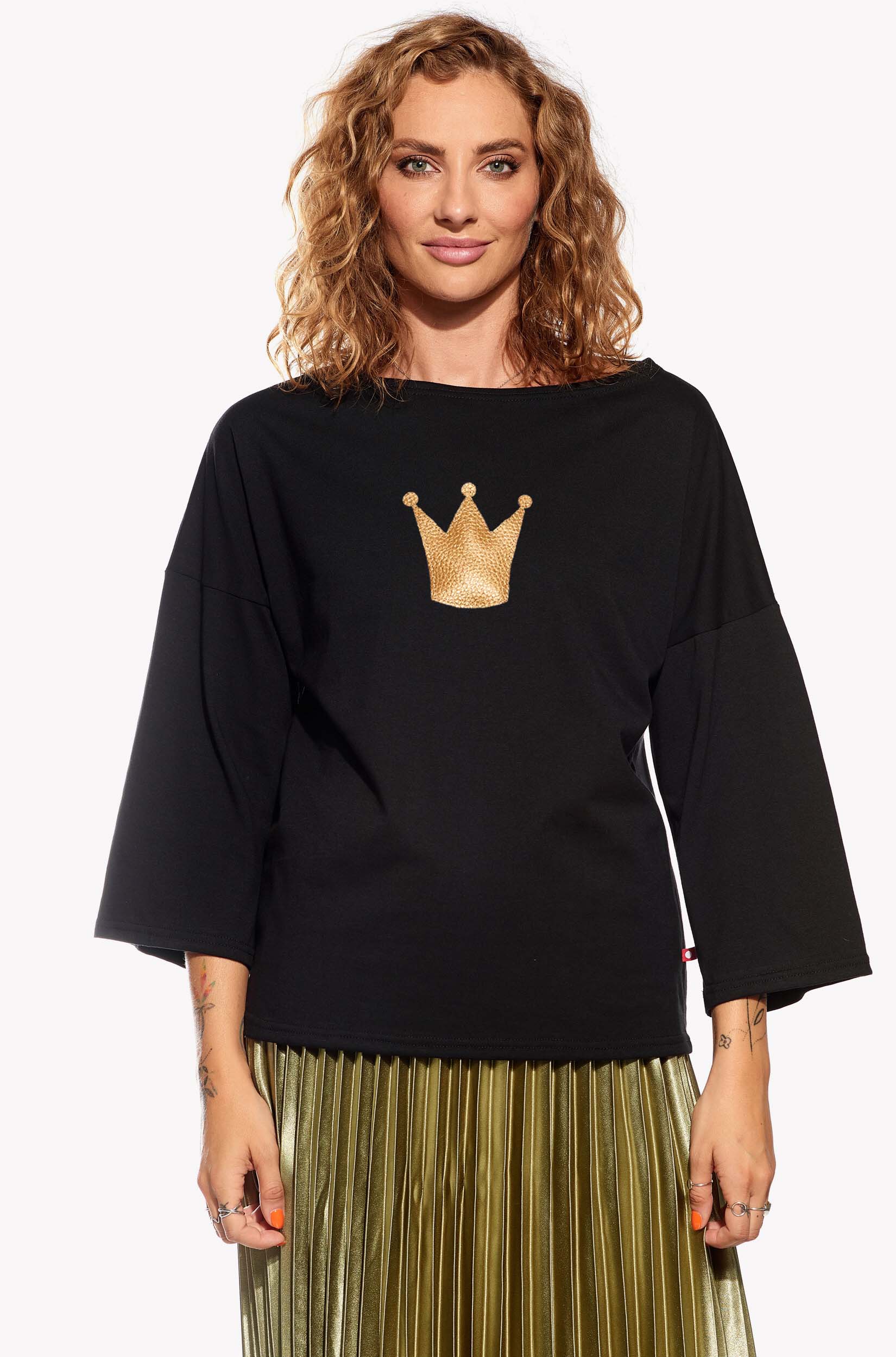 Shirt with crown